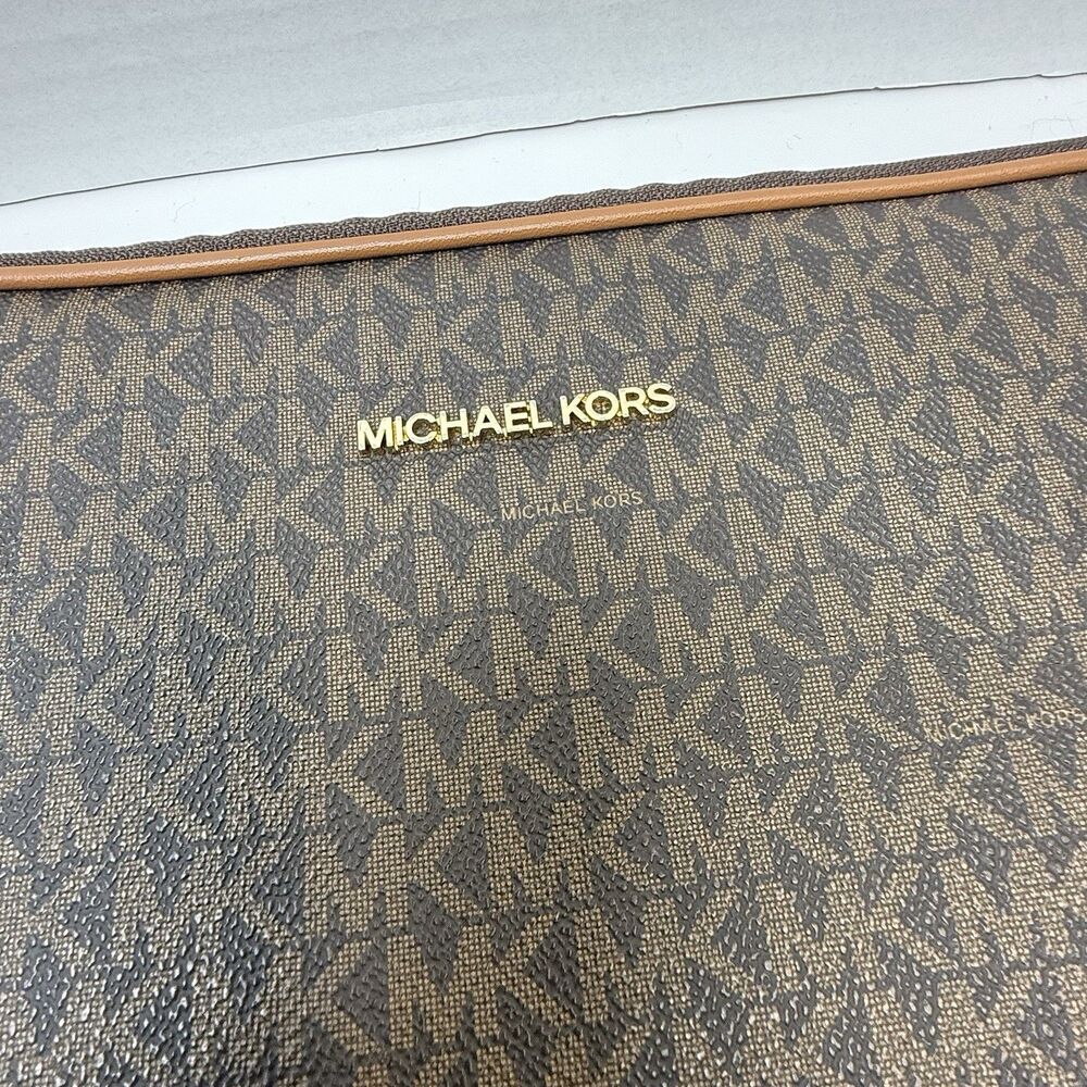Michael Kors Jet Set Logo 13 Inch Laptop Zip Sleeve Case - Picture 3 of 9